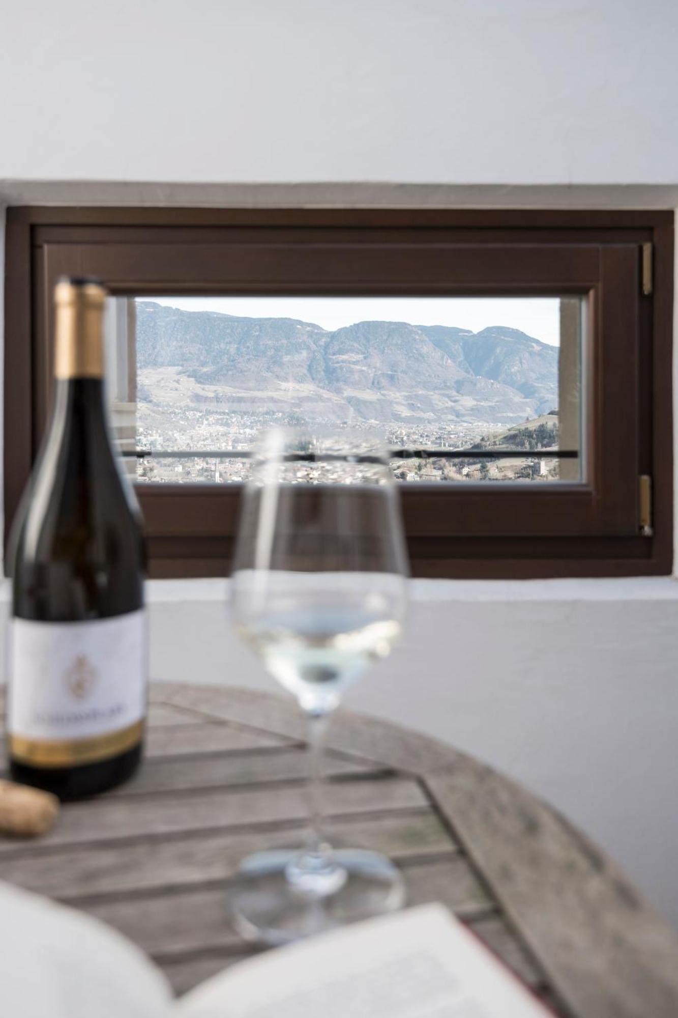 Schloss Plars Wine & Suites Lagundo Camera foto